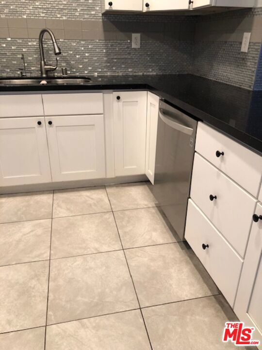 533 W 219th Street, Carson CA: https://media.crmls.org/mediaz/3528db37-3c81-4e86-8015-c5cac0666715.jpg