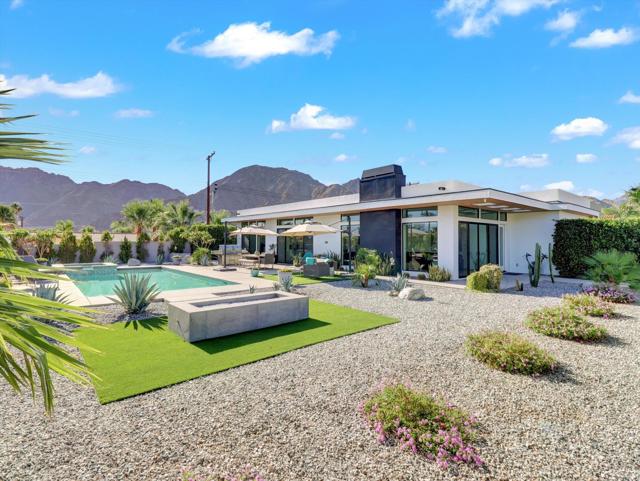 54050 Avenida Obregon, La Quinta CA: https://media.crmls.org/mediaz/3528dfd5-4f01-4cee-9143-cc40663e3fac.jpg