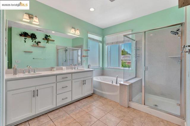 4670 Fuschia Way, Oakley CA: https://media.crmls.org/mediaz/3528f0ef-edff-4623-9da0-3808523f6e9c.jpg