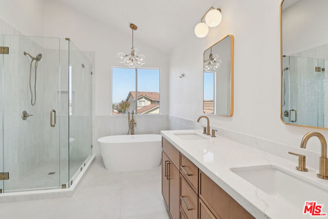 27598 Paseo Sonata, San Juan Capistrano CA: https://media.crmls.org/mediaz/352a250b-f92d-4d65-9974-cb2014757654.jpg