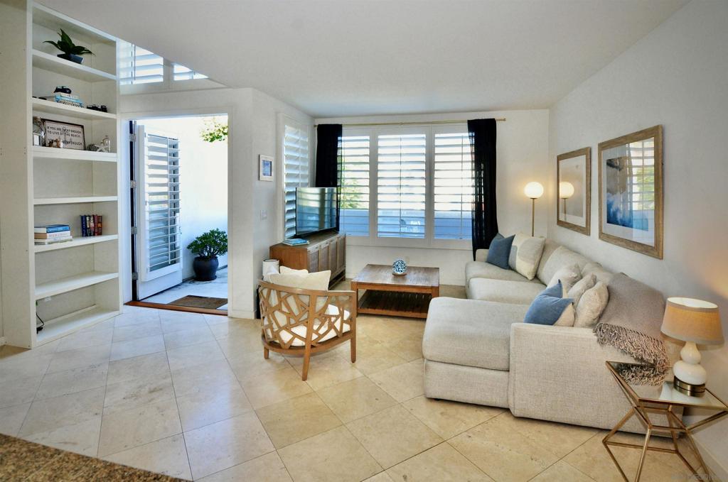 5490 La Jolla Blvd - photo 4