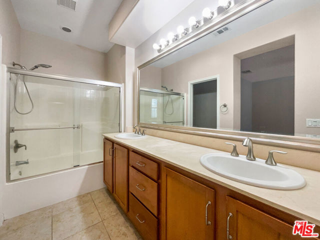 28687 Pietro Drive, Valencia CA: https://media.crmls.org/mediaz/352b012a-9206-4ba2-ab4e-a6828a7df02a.jpg