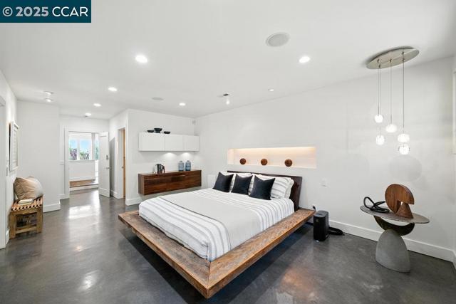 1341 Juanita Dr, Lafayette CA: https://media.crmls.org/mediaz/352c5c3d-91d1-4b47-bc8c-17b663e8493e.jpg