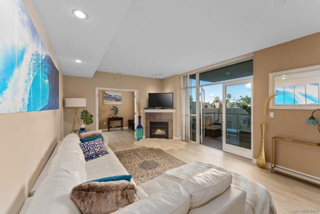 850 Beech St, San Diego CA: https://media.crmls.org/mediaz/352d62ac-f3fb-4f50-bd8c-30fa93501016.jpg