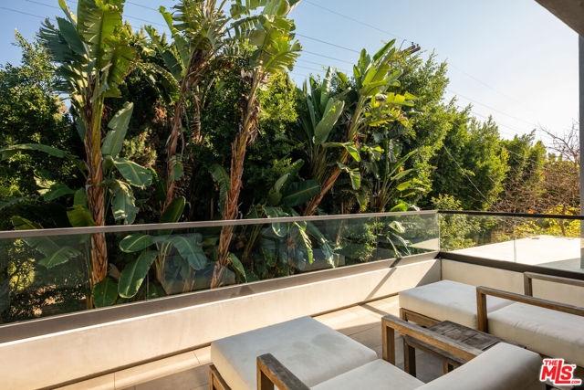 926 N Crescent Heights Boulevard, Los Angeles CA: https://media.crmls.org/mediaz/352d6b7d-aa6d-4bfc-9569-dada8ce696ab.jpg