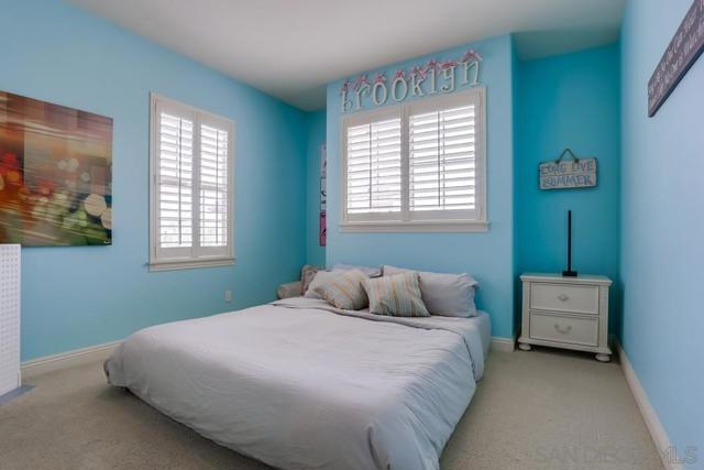 6977 Corte Langosta, Carlsbad CA: https://media.crmls.org/mediaz/352d7143-ef03-448b-981d-cd6d5c189510.jpg