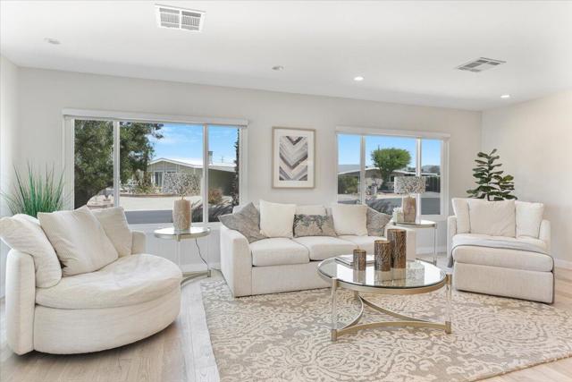 73411 Brown Rabbit Drive, Palm Desert CA: https://media.crmls.org/mediaz/352e0513-c168-43af-9945-15a6fbd66b12.jpg
