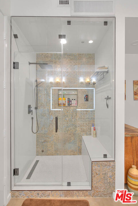 13020 Pacific, Playa Vista CA: https://media.crmls.org/mediaz/352e1285-3f91-4bd6-88bf-56e4882d3018.jpg