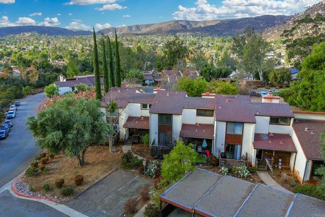 15719 Davis Cup Lane, Ramona CA: https://media.crmls.org/mediaz/352e9398-23f1-44e9-a8e4-51bd2cee7111.jpg