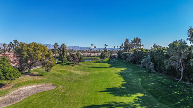 205 Kavenish Drive, Rancho Mirage CA: https://media.crmls.org/mediaz/352ef112-e031-429f-8446-8733786a11bf.jpg