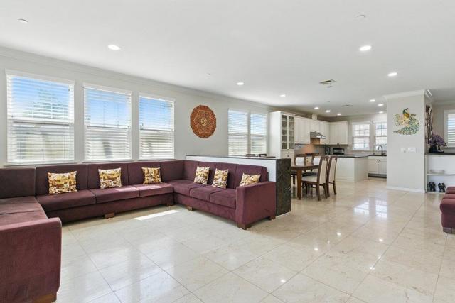 33831 Farmhouse Street, Fremont CA: https://media.crmls.org/mediaz/352f6db3-0e17-493c-bcee-1bb23ee56ff7.jpg