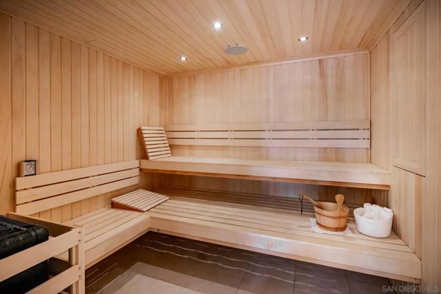 14783 Roxbury Terr., Rancho Santa Fe CA: https://media.crmls.org/mediaz/352f7756-a6ca-44bf-90a2-0be6b5e69a04.jpg