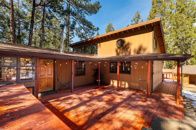 54820 Fern Drive, Idyllwild CA: https://media.crmls.org/mediaz/353032bd-6c09-4f2b-8a5e-4624d89a48e5.jpg