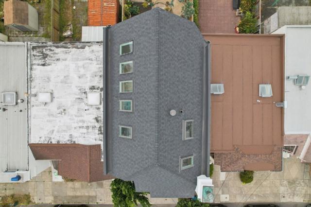 2183 45th Avenue, San Francisco CA: https://media.crmls.org/mediaz/35305d6f-c602-4064-a779-f2c7e6836f42.jpg