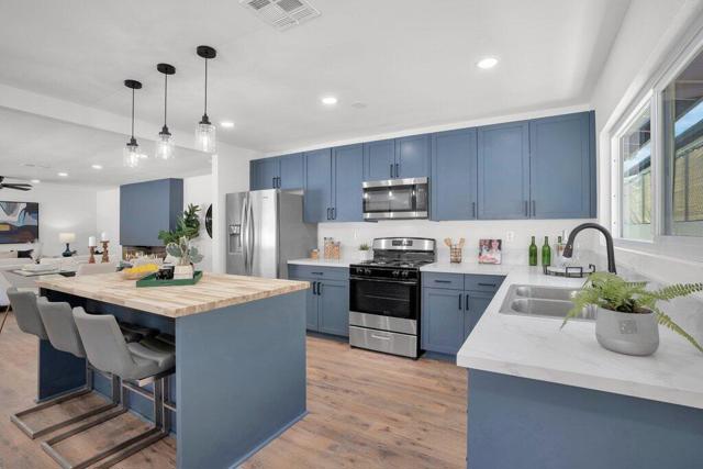 51480 Avenida Obregon, La Quinta CA: https://media.crmls.org/mediaz/353095c9-6a7e-4d47-8be7-18e2374e847a.jpg