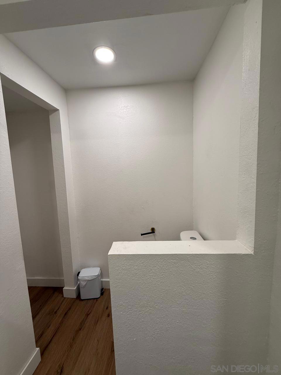 https://media.crmls.org/mediaz/3530ac7a-3f66-414b-bb3b-6e7471c30433.jpg?preset=X-Large