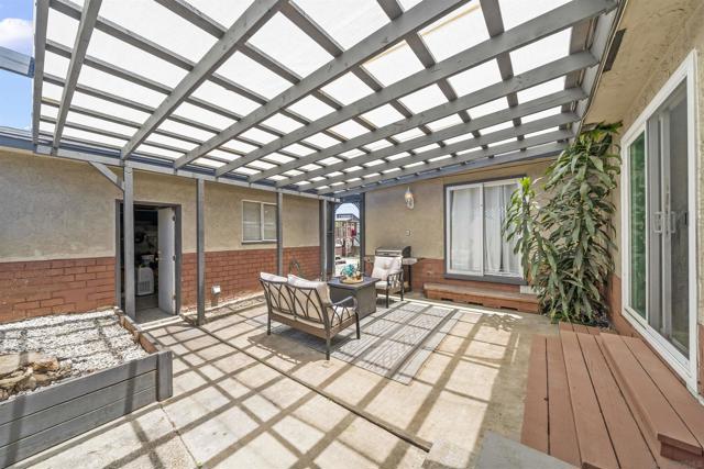 657 Fig St, Chula Vista CA: https://media.crmls.org/mediaz/353165c5-f23a-4f1e-8913-9d5319a9609d.jpg