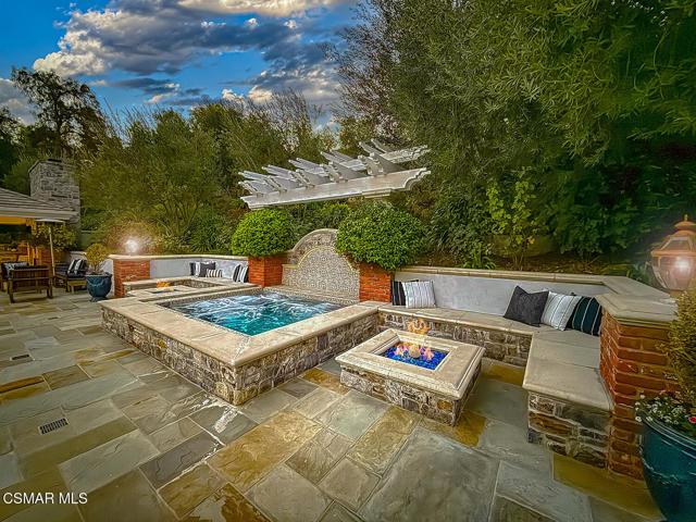 581 Lakeview Canyon Road, Westlake Village CA: https://media.crmls.org/mediaz/35319208-fc6b-4fcf-8ac5-66d8c71b87b6.jpg