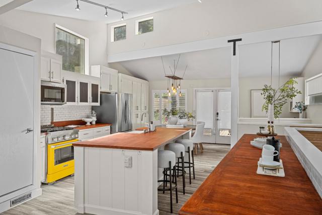 321 Valencia Road, Aptos CA: https://media.crmls.org/mediaz/3531d338-b5f4-41de-8a44-1cfe206fcb3c.jpg