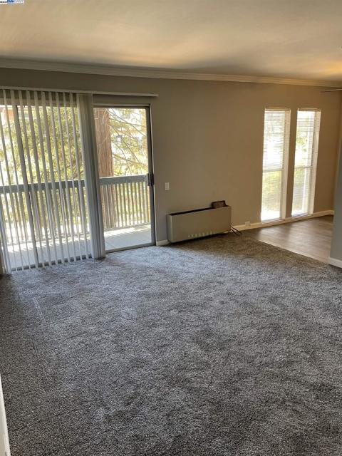 185 Sierra Dr, Walnut Creek CA: https://media.crmls.org/mediaz/3531d590-e0ee-4398-8768-bcb4c18da938.jpg