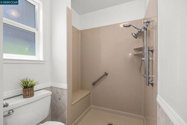 1140 Jamie Dr, Concord CA: https://media.crmls.org/mediaz/35325270-b53b-4e84-9f2e-008c7847a6f2.jpg