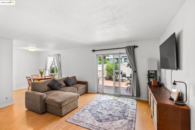 2044 Sierra Rd., Concord CA: https://media.crmls.org/mediaz/3533261a-168f-4117-b09a-0e34dcd6e265.jpg