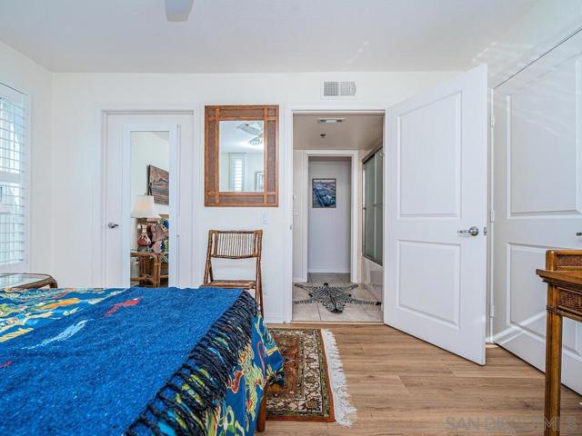 924 Hornblend, San Diego CA: https://media.crmls.org/mediaz/35332842-c256-427a-b304-0ffb898b9b0d.jpg