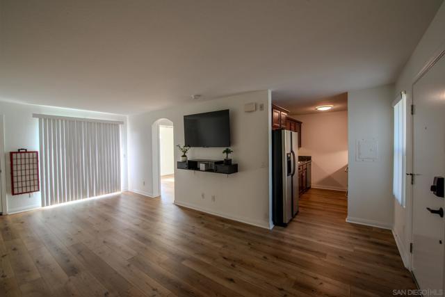5252 Orange AVe, San Diego CA: https://media.crmls.org/mediaz/3533d14c-a5a7-43f9-9dd5-6587750044db.jpg