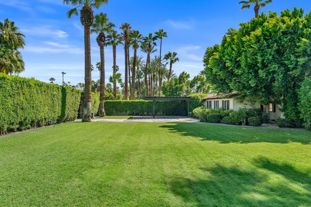 839 N Avenida Olivos, Palm Springs CA: https://media.crmls.org/mediaz/3533fd33-6c14-4e74-a2fb-80fa499b137f.jpg