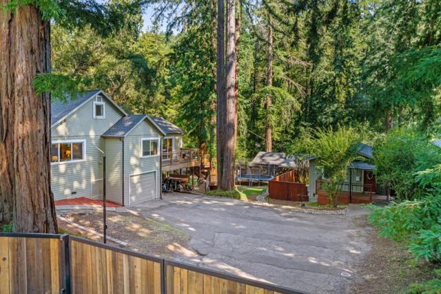 13896 Bear Creek Road, Boulder Creek CA: https://media.crmls.org/mediaz/35349d43-ea1d-4b1f-afb2-fb1c13e3846e.jpg