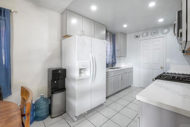 Detail Gallery Image 12 of 26 For 4123 Jonathon St, Oceanside,  CA 92056 - 3 Beds | 2 Baths