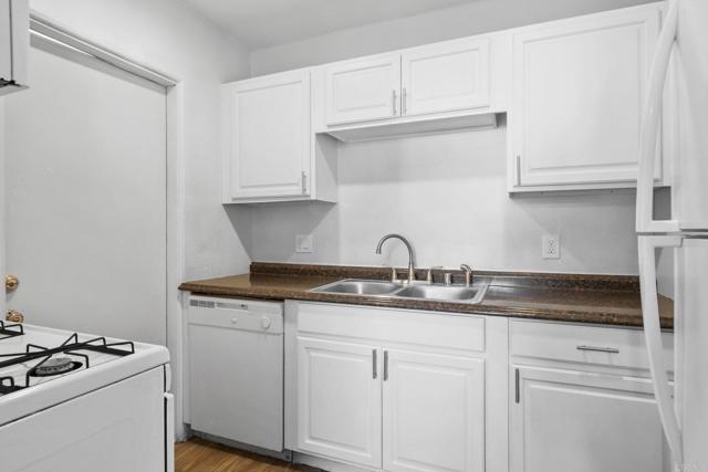 Detail Gallery Image 12 of 32 For 5977 Balmoral Dr, San Diego,  CA 92114 - 2 Beds | 1 Baths