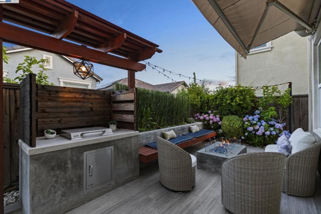 318 Paradiso Ct, San Ramon CA: https://media.crmls.org/mediaz/3535bfb4-4940-4e06-bd82-8e894252dfa8.jpg