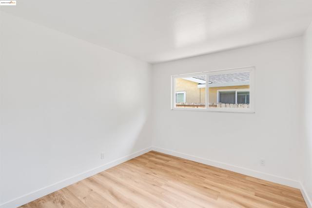 1908 New Jersey St, Fairfield CA: https://media.crmls.org/mediaz/3535cfd1-65af-431d-8f0f-8d370746ff44.jpg