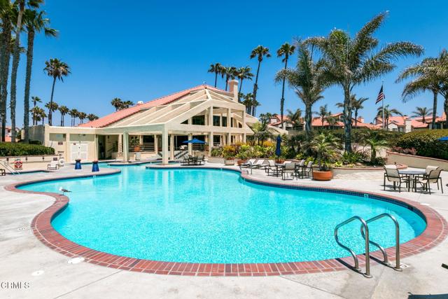2205 Vina Del Mar, Oxnard CA: https://media.crmls.org/mediaz/35361df7-8e16-4443-af03-b4408b040801.jpg