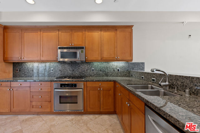 7301 Vista Del Mar, Playa del Rey CA: https://media.crmls.org/mediaz/35366c45-897f-4547-aa58-727130f7933c.jpg