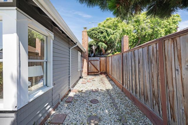 17473 Via Alamitos, San Lorenzo CA: https://media.crmls.org/mediaz/35372481-eb1d-43bc-b5d7-c39eadb790a8.jpg