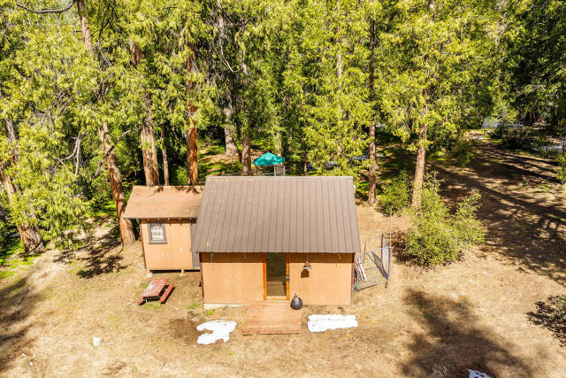 54820 Fern Drive, Idyllwild CA: https://media.crmls.org/mediaz/3537718a-b3ee-48f9-a1f2-9ed32543be3c.jpg