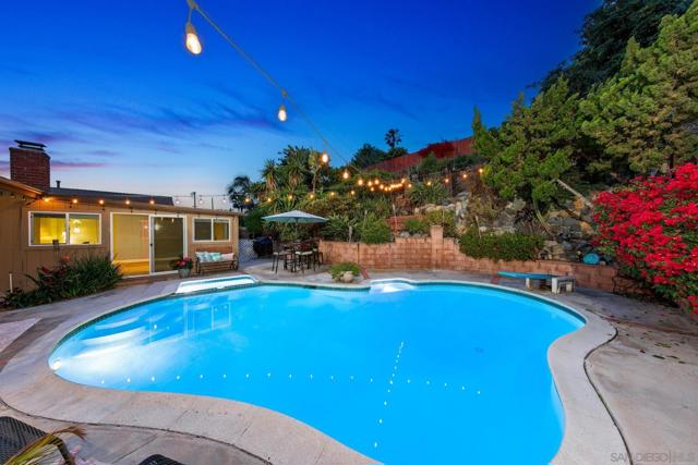 750 Mission Ave, Chula Vista CA: https://media.crmls.org/mediaz/35378d32-2cf4-4b6a-b9e0-f1b7300db2c6.jpg