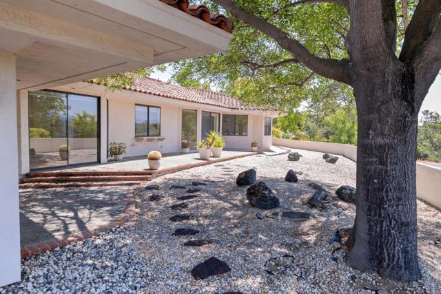1091 Valley View Court, Los Altos CA: https://media.crmls.org/mediaz/353800dd-58ec-41ac-946f-175b2c765833.jpg