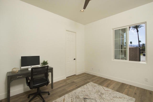 44520 Via Terra Nova, La Quinta CA: https://media.crmls.org/mediaz/353839c1-5fd6-4cbc-af67-d9fa0763240b.jpg