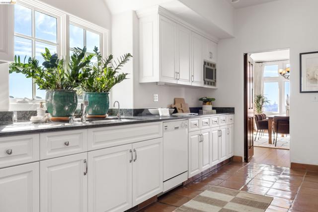 Image 19 of 60 For 4951 Proctor Ave