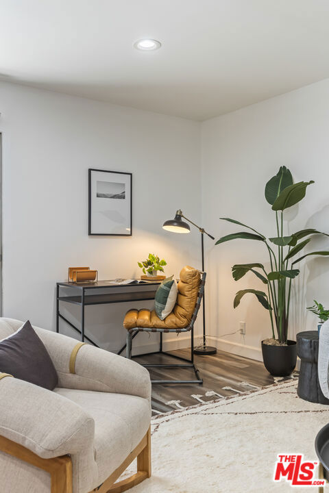 https://media.crmls.org/mediaz/35391341-dd78-4554-a72d-87d96a1da4e4.jpg?preset=X-Large