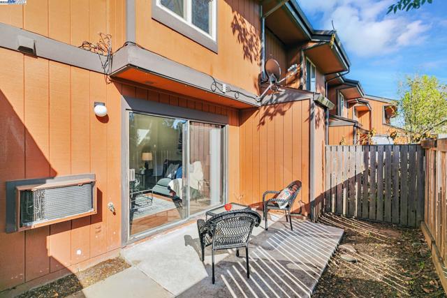 38627 Cherry Ln, Fremont CA: https://media.crmls.org/mediaz/35395fef-d745-4e14-a1aa-c21d1863d8c4.jpg