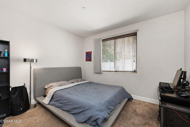 10878 Bloomfield Street, Toluca Lake CA: https://media.crmls.org/mediaz/353985f8-b364-4a5f-acc3-b520724bcba3.jpg