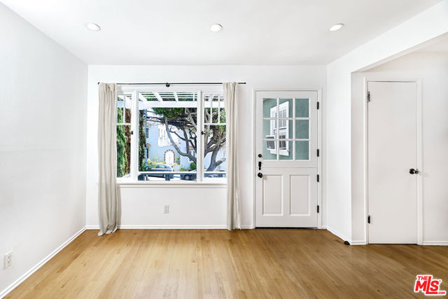 607 Ashland Avenue, Santa Monica CA: https://media.crmls.org/mediaz/353998f4-c09c-4b0d-b106-8327a1fb74db.jpg