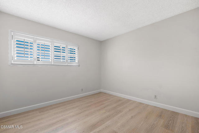 839 Jenny Drive, Newbury Park CA: https://media.crmls.org/mediaz/3539f0ea-cbb7-4b9c-a2e5-51153ff199a0.jpg