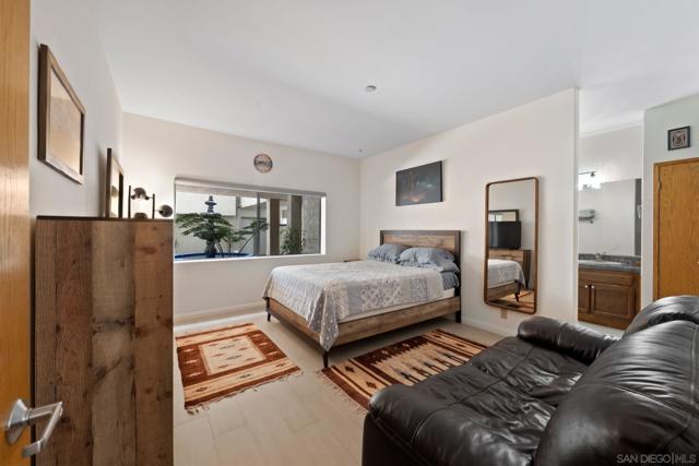 12132 Royal Birkdale Row Unit 104E, San Diego CA: https://media.crmls.org/mediaz/353a2a12-9300-42f2-9679-f796a1ae2c34.jpg