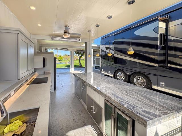 80394 Avenue 48, Indio CA: https://media.crmls.org/mediaz/353ac708-dc92-4bb6-af1d-8faffa59bee4.jpg