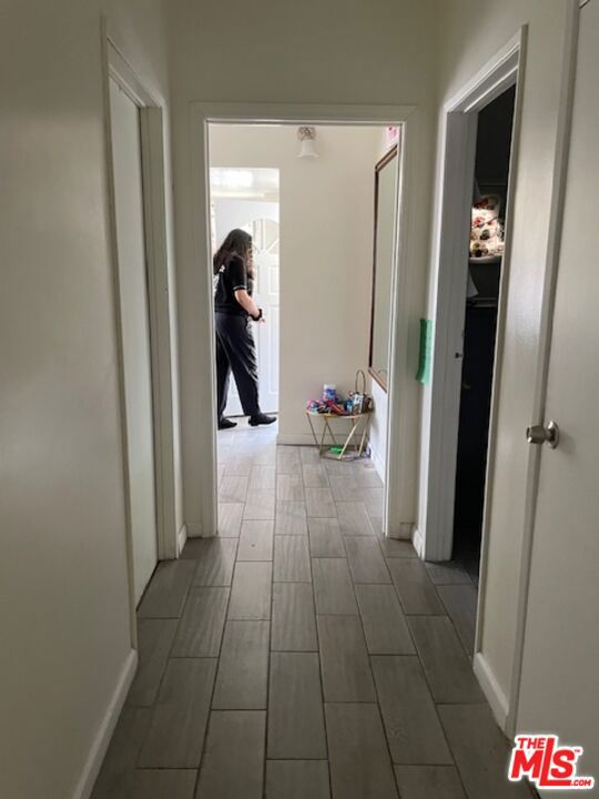 524 N Cummings Street, Los Angeles CA: https://media.crmls.org/mediaz/353ad7dc-c2b7-44cd-8994-05695c2f672c.jpg